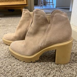 Dolce Vita Short Tan Suede booties. Worn once!